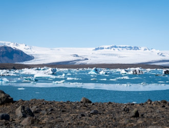 melting ice on jokulsarlon glacier in spring 2024 03 03 01 22 52 utc modif